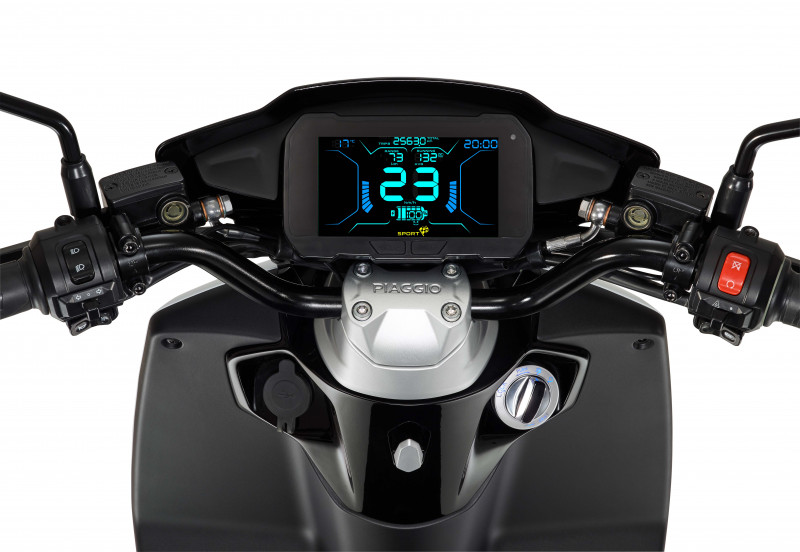 Piaggio EINS Fahrzeug Cockpit